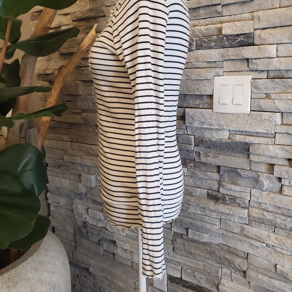 H&M Ribbed Henley Top - Picture 5 of 7